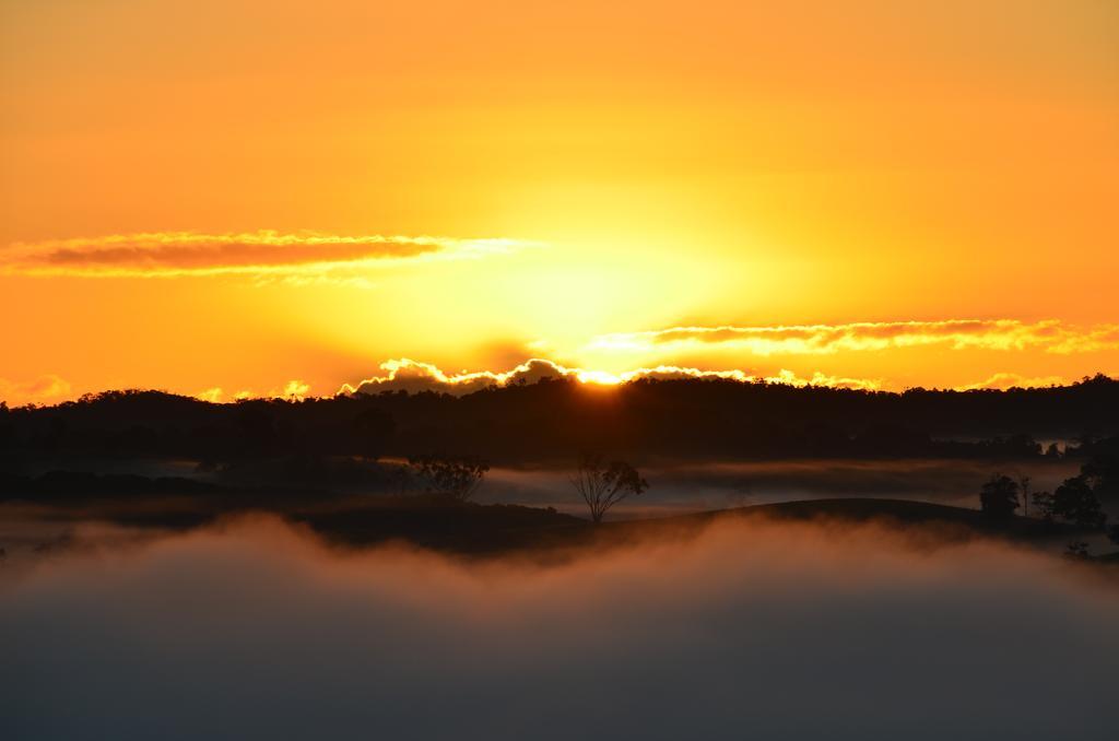 Tinaroo Sunset Retreat Bed & Breakfast Barrine Eksteriør bilde