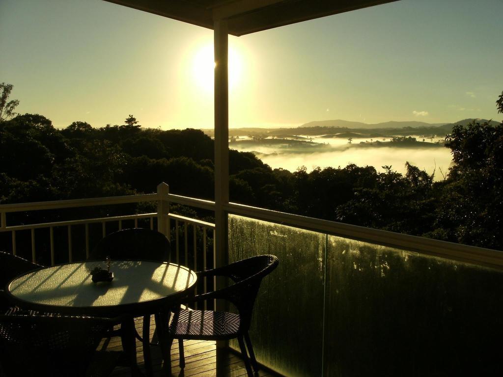 Tinaroo Sunset Retreat Bed & Breakfast Barrine Eksteriør bilde